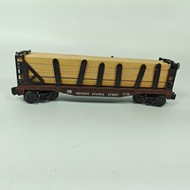 Lionel 26320 O Gauge Pennsylvania PRR #473897 Bulkhead Flatcar w/Stakes &amp; Lumber - £18.47 GBP