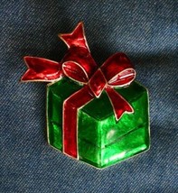 Festive Red &amp; Green Translucent Enamel Silver-tone Christmas Present Brooch 2&quot; - £11.81 GBP