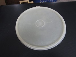 Tupperware Seal Logo 227-21 Clear Plastic Round Lid with C on Tab - $8.90