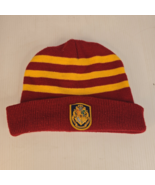 Harry Potter Hogwarts Knit Beanie EUC Red And gold Yellow Crest Hat Cap - $13.72 CAD