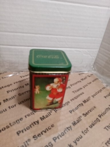 Coca-Cola Vintage (1991) brand Holiday candle Brand new In Tin Canister - $9.89