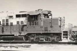 Illinois Central Railroad IC #8351 GP9R Electromotive Train B&amp;W Photograph - £7.56 GBP