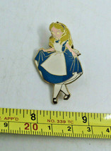 Walt Disney Curtsey from Alice in Wonderland Alice Official Collectible Pin 2002 - £11.60 GBP