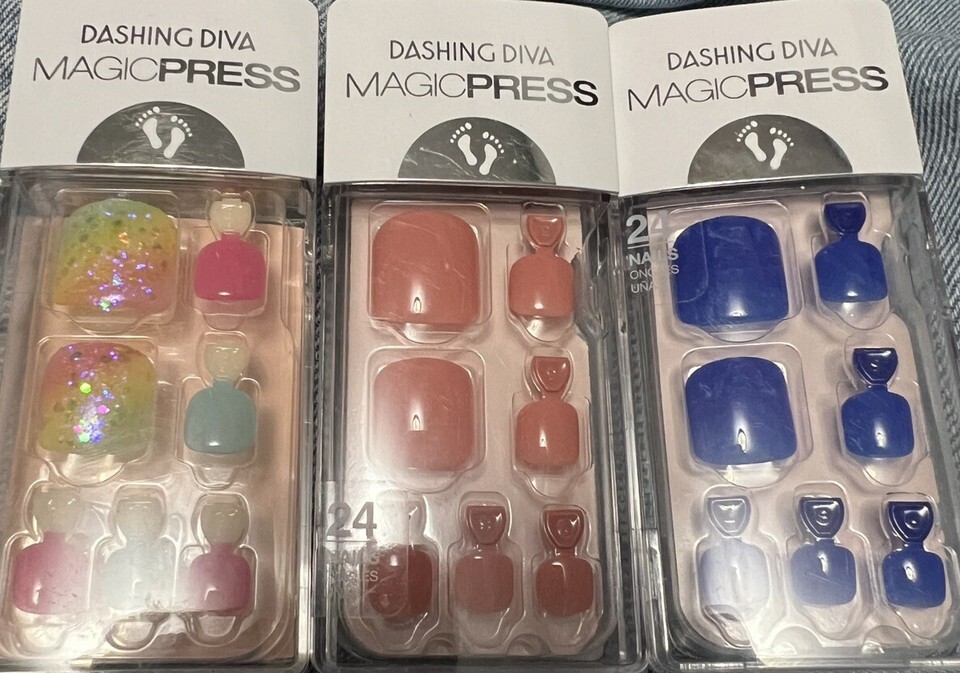 3 pack  Dashing Diva Magic Press On Pedicure Gel White Gold Glitter Toe ... - $26.97 3 pack  Dashing Diva Magic Press On Pedicure Gel White Gold Glitter Toe ... - $26.97