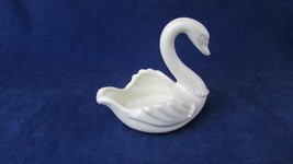 Vintage Swan Figurine Art Pottery 815 Usa Candy/Nut Dish Ashtray White Planter - £12.05 GBP