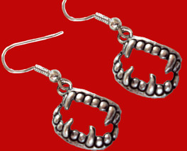 New-VAMPIRE Teeth Fang Banger EARRINGS-True Gothic Diaries Blood Costume Jewelry - £6.96 GBP