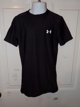 Under Armour Fitted Heat Gear Black Short Sleeve Shirt Size M Boy&#39;s EUC - $15.33