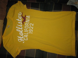 Junior Woman&#39;s Small Hollister California 1922 Yellow Logo Shirt Top Ec Summer - £10.38 GBP