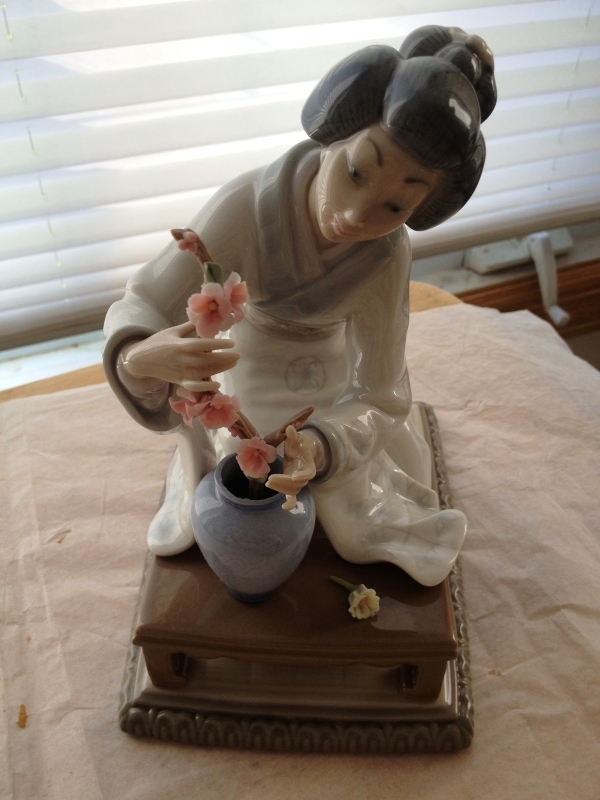 Lladro Oriental Girl Flower Arranger # 4840 Retired ~ Mint Condition ~ $685 Reta - £239.00 GBP