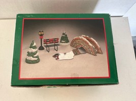 Vtg 1991 Christmas Around The World Village Accessories House of Lloyd #541150 - £11.98 GBP