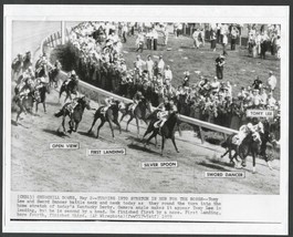 1959 - TOMY LEE &amp; SWORD DANCER battling in the Kentucky Derby stretch - 10&quot; x 8&quot; - £15.98 GBP