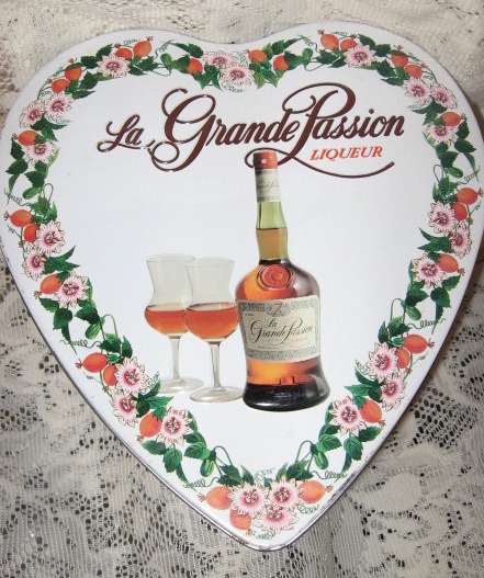 Tin-La Grande Passion Liquor-Heart Shaped - England - $5.00