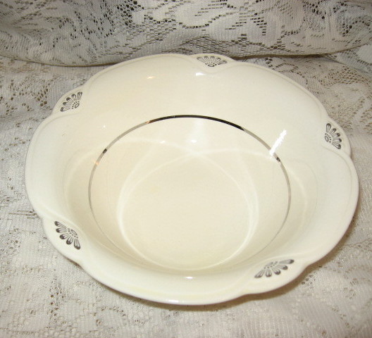 Homer Laughlin-Serving Bowl - For Woolworth's-1937-USA - $14.00