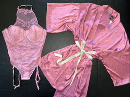 Victoria&#39;s Secreto 36D Liguero Osito Mono + M/L Bata Rosa Encaje Bordado Beige - £116.31 GBP