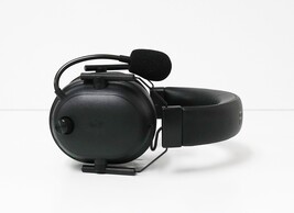 Razer BlackShark V2 HyperSpeed Wireless Bluetooth Gaming Headset - Black image 3