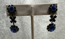 Vintage Prong Set Dark Blue Crystal Drop Pierced Earrings Gilded Age Style - $242.70 MXN