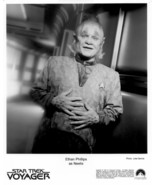 1997’s STAR TREK: VOYAGER Ethan Phillips original b/w 8x10 uniform portr... - $190.20 MXN
