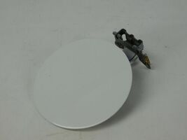 ✅ 2000 - 2006 Cadillac Chevrolet GMC Fuel Door Gas Filler Hatch Lid Whit... - €50,86 EUR
