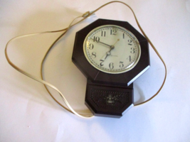 Vintage General Electric Wall Clock Model 2128A Works Keeps Time Flower ... - €17,09 EUR Vintage General Electric Wall Clock Model 2128A Works Keeps Time Flower ... - €17,09 EUR