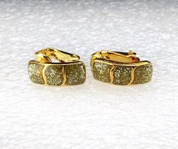 Vintage Costume Jewelry, Gold Tone Diamond Dust Earrings EAR30 - $7.79
