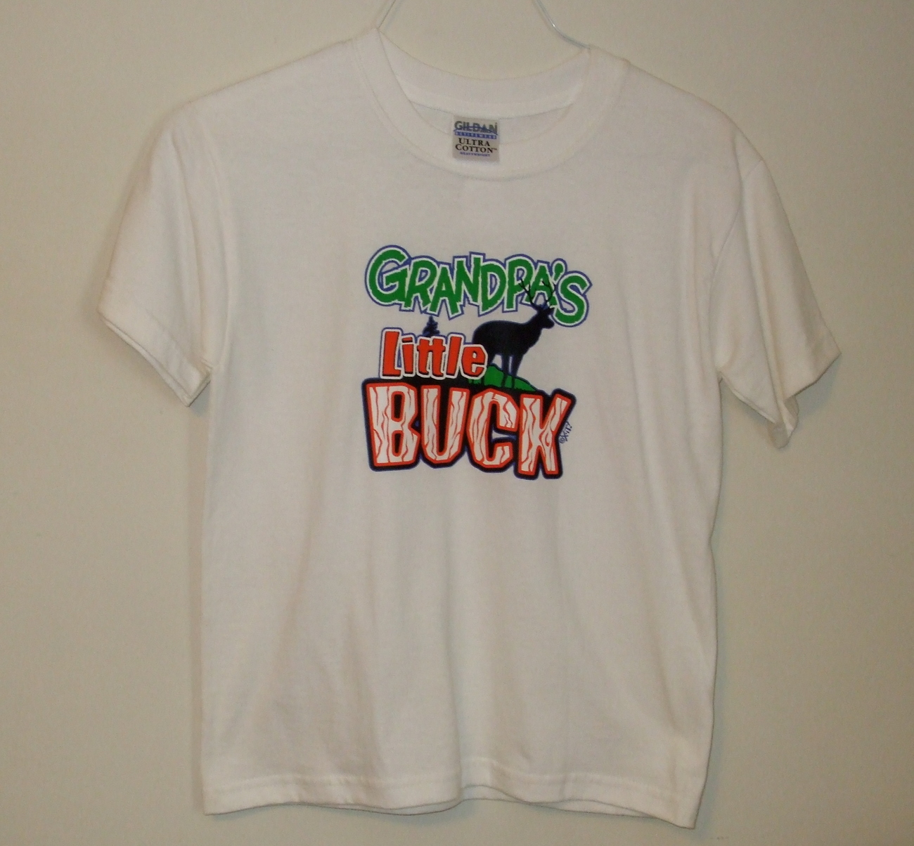 Boys NWOT Gildan White Grandpas Little Buck Short Sleeve T Shirt Size Youth XS - $3.95