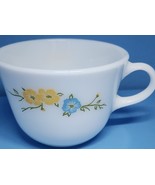Vintage Pyrex Flirtation Yellow/Blue Flowers &amp; Butterflies Coffee Tea Cu... - $132.31 MXN
