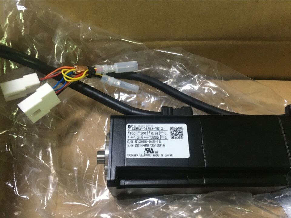 SGMAV-01ANA-YR13 Servo Motor Good In Condition 90 Days Warranty - $811.80