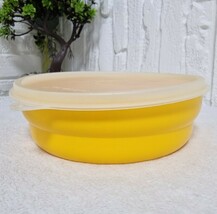 Vintage Tupperware Yellow Shallow Bowl with Sheer Lid, Classic Retro Kit... - €18,82 EUR