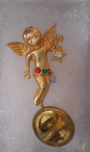 Vintage Gold Tone Angel Cherub Holding Star 5 Rhinestones Lapel Pin By DALE 7/8&quot; - £8.11 GBP