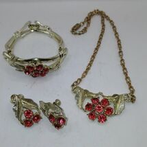 Vintage Necklace, bracelet and screwback earrings, Pink stones - $50.00