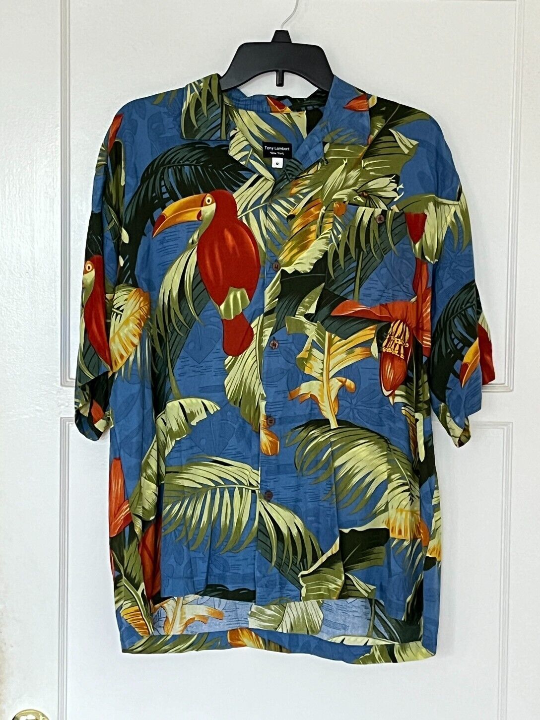 Hawaiian Style Shirt - Toucan and Jungle Floral Pattern Print - Sz M - $28.68