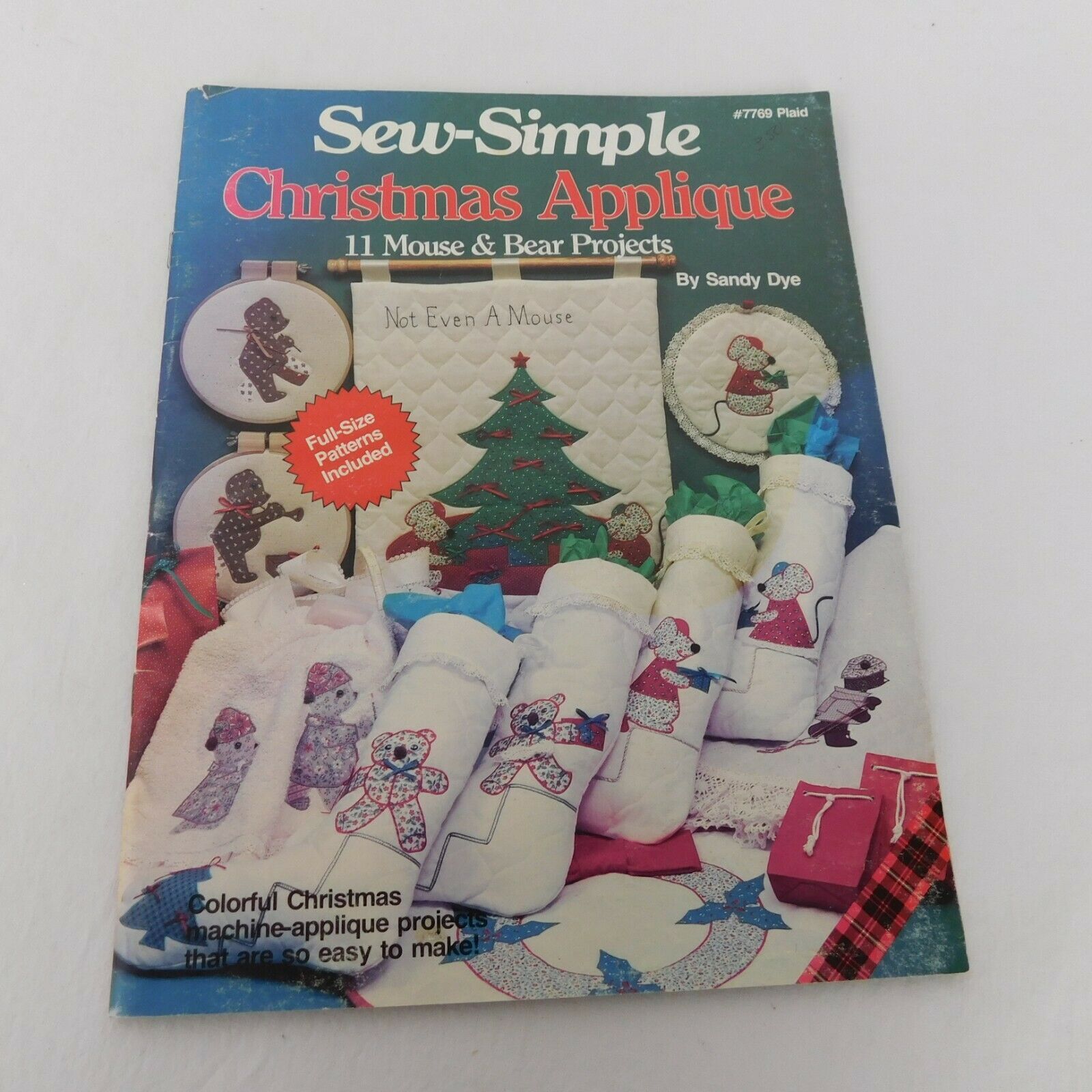 Plaid Sew-Simple Christmas Applique Booklet with 11 Mouse & Bear Projects Uncut - $5.95