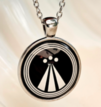 Druid Awen Pendant Necklace Symbol Three Rays of Light Silver Tone Glass Chain - £6.26 GBP