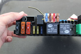 2000-2006 MERCEDES W220 S500 RELAY FUSE BOX MODULE C397 image 4