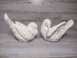 Lot of 2 Vintage Ceramic White Doves Birds Figurines Signed Doreen 4&quot; - £13.19 GBP