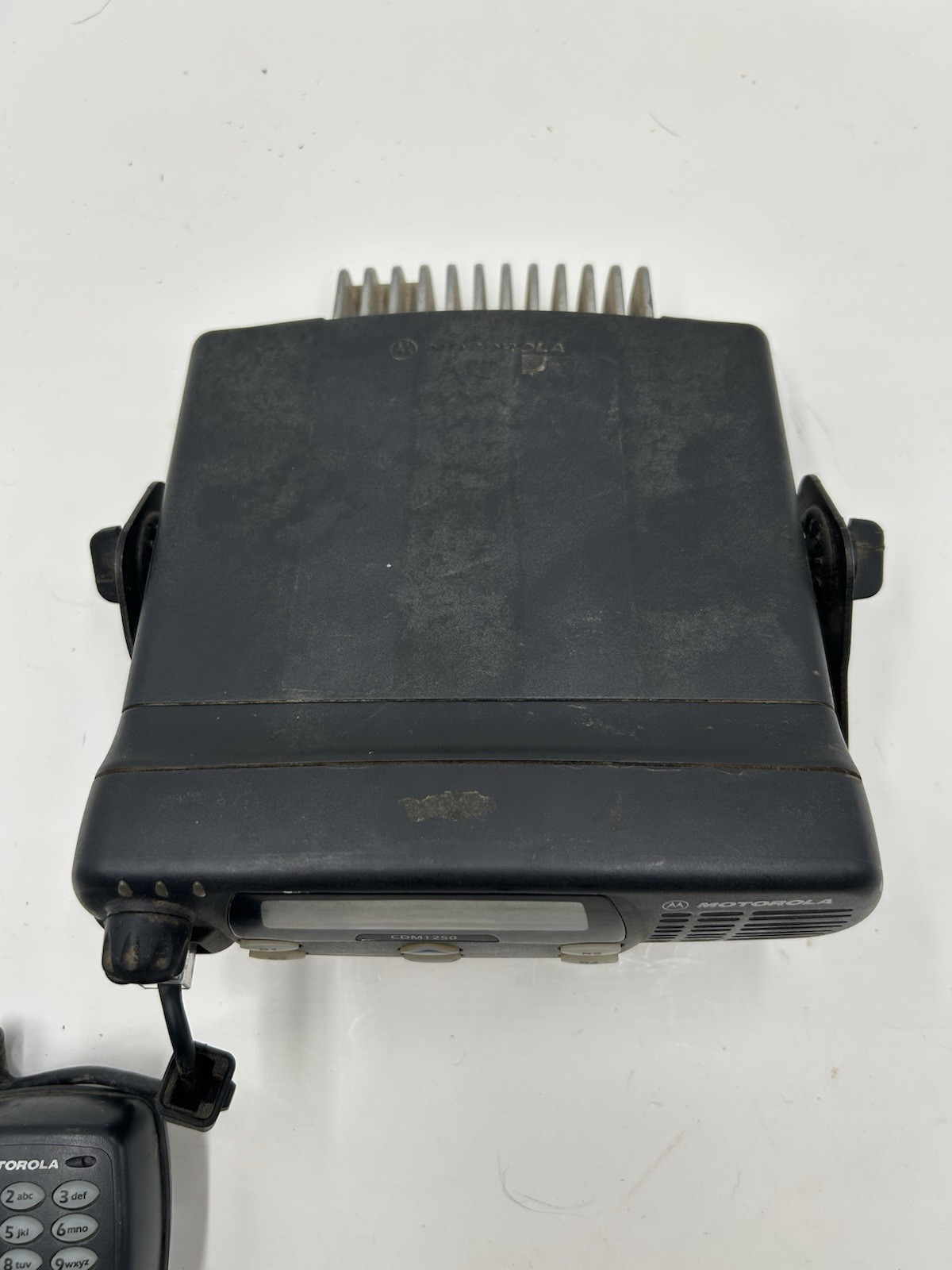 Motorola CDM1250 VHF 136-174MHZ  64ch 45watt mobile radio AAM25KKD9AA2AN Item image 3