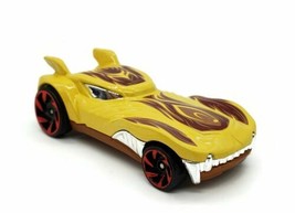 Hot Wheels 2017 Howlin&#39; Heat Street Beasts Yellow R0949 Mattel Car Vehicle - £6.96 GBP