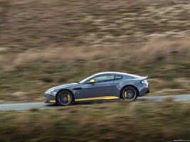 Aston Martin V12 Vantage S 2017 Poster 24 X 32 | 18 X 24 | 12 X 16 #CR-1278007 - £14.92 GBP+