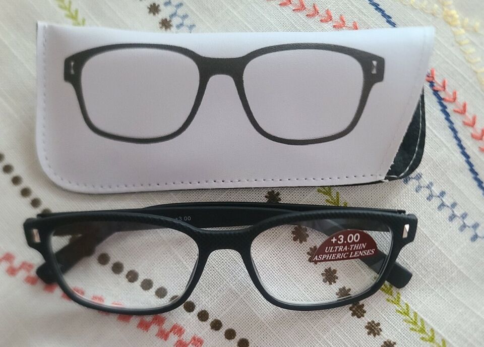 Primary image for Ultra-Thin Aspheric Lenses ~ Black Plastic ~ +3.00 ~ Reading Glasses w/Case (D6)