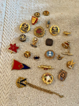 Lot Of 21 OLD &amp; Vintage Organization Lapel Pins Masonic BPOE Rotary FOE Elks ++ - £34.17 GBP