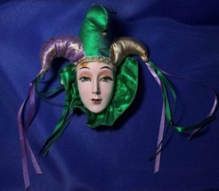 Vintage Jester Face Mardi Gras Ceramic Green Gold Hand Painted Doll Wall - £21.93 GBP