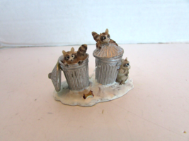 Lemax Accessory Trash Bandits Raccoons in Garbage Pails L137 - $52.49 MXN