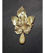 Vintage Gold Tone Leaf Brooch with Faux Pearl Drop Elegant Nature-Inspir... - $35.13 CAD