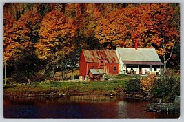 Vintage fall autumn foliage scene Ludlow Barn house Vermont Postcard - £2.31 GBP