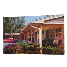 Postcard Douglas Inn Motel Des Moines Iowa Classic Car Chrome Unposted - $6.98