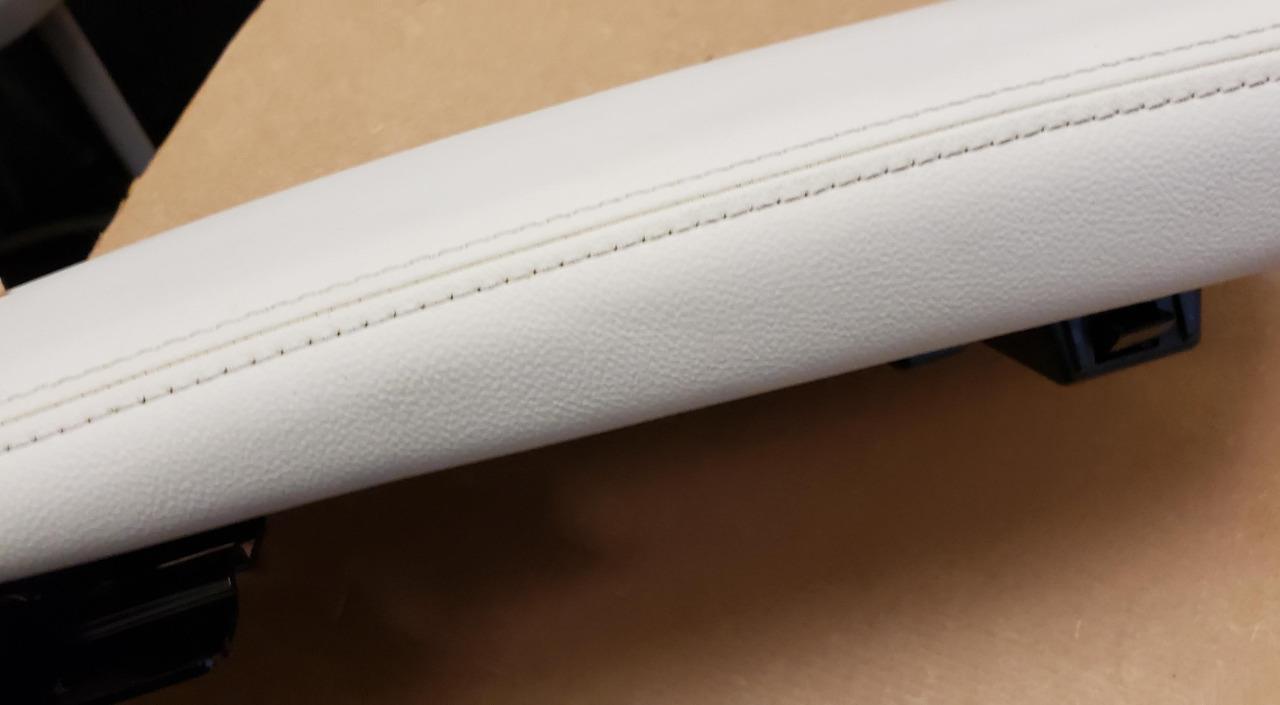 OEM 2014-2019 Chevrolet Impala Center Console Armrest Lid Light Wheat 84045639 Item image 11