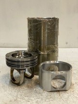 Cummins Piston &amp; Cylinder 3896030 - Pictured Parts Only - €255,05 EUR
