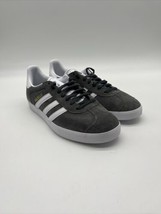 Adidas Originals Gazelle Men&#39;s Size 6.5 Gray BB5480 - £71.14 GBP