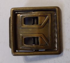 MILITARY BELT BUCKLE BRASS VINTAGE :VA24-16 - $7.92