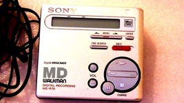 VINTAGE SONY MD MINIDISC WALKMAN RECORDER MZ-R70, silver color,  item #G05 - £115.10 GBP